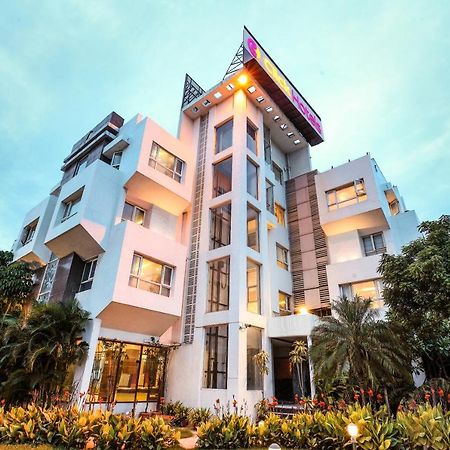 Click Hotel Nashik Esterno foto
