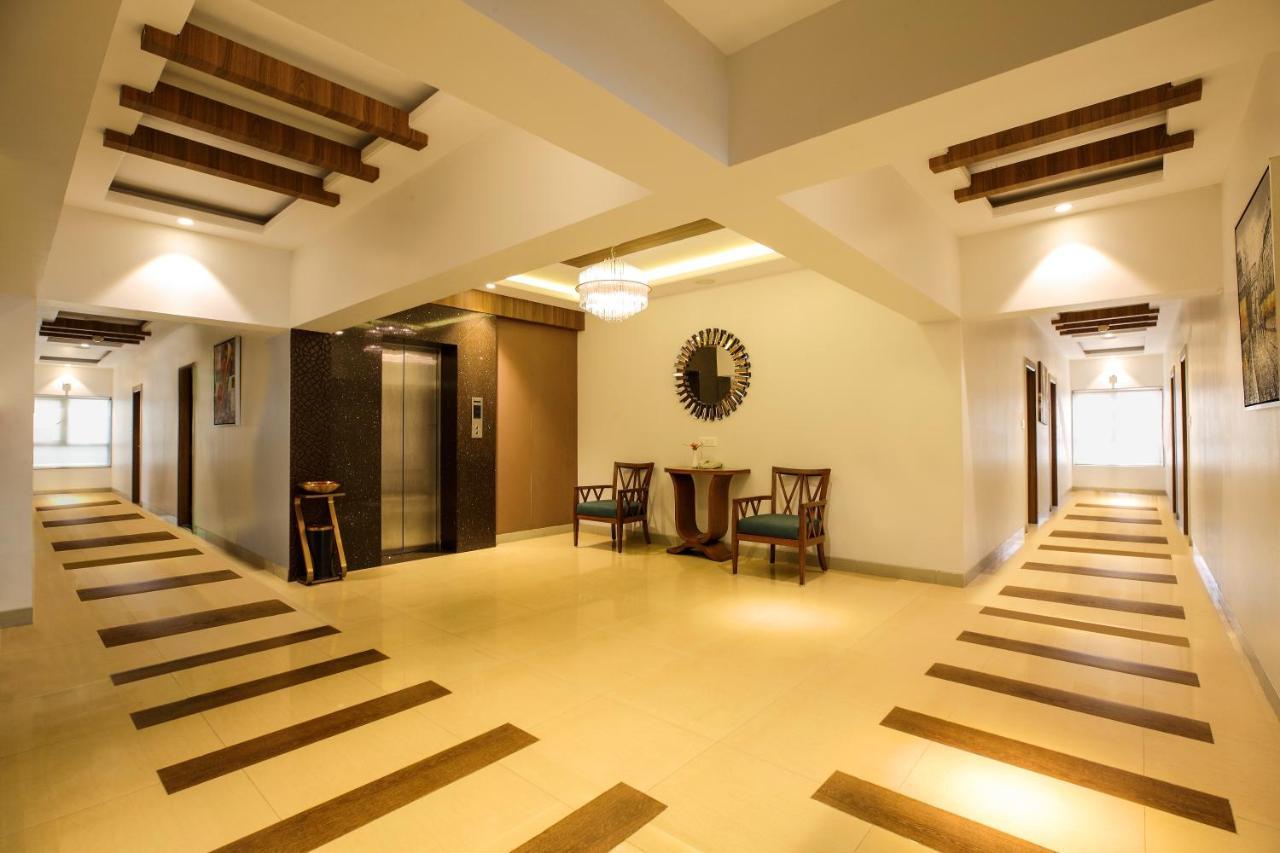 Click Hotel Nashik Esterno foto