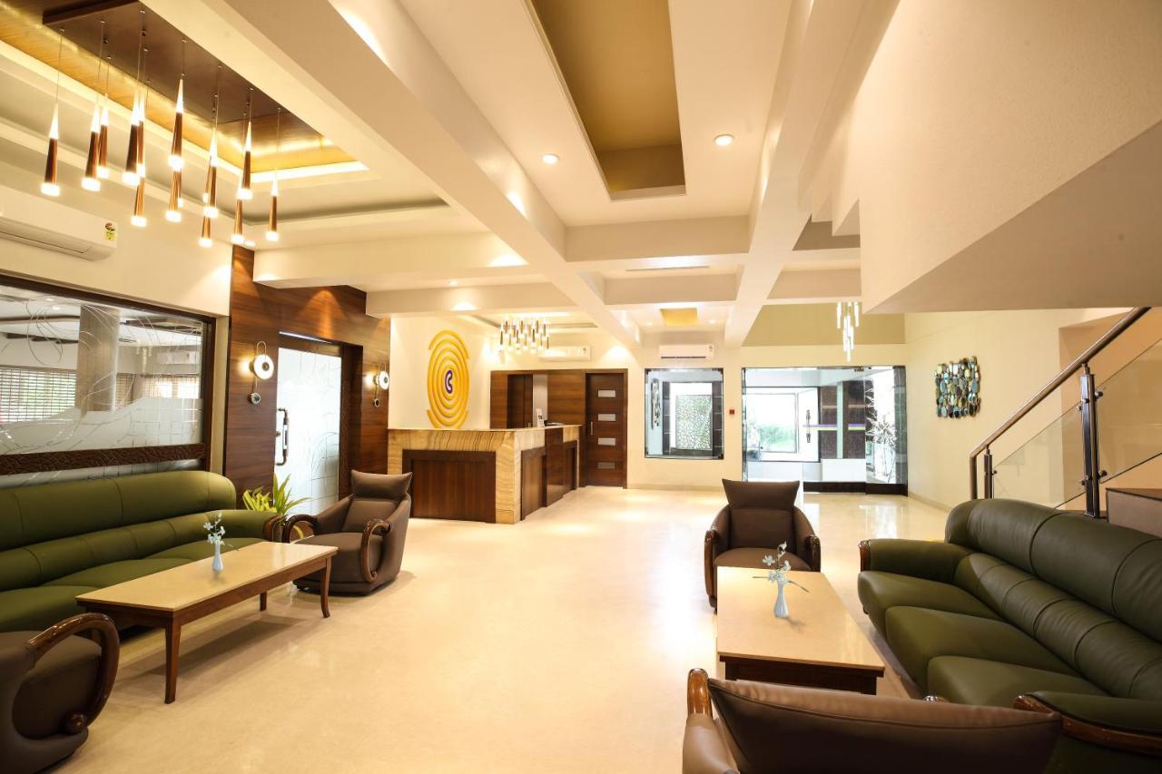 Click Hotel Nashik Esterno foto