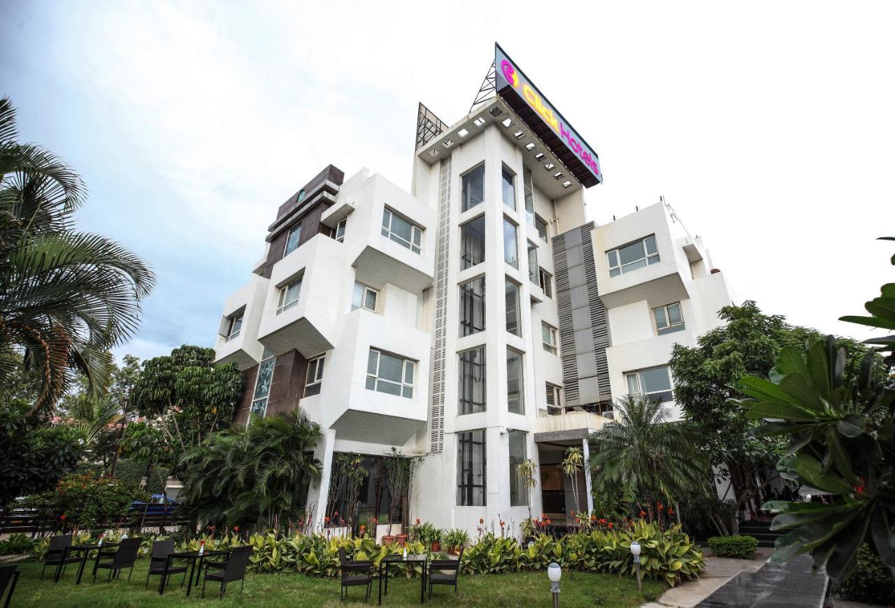 Click Hotel Nashik Esterno foto