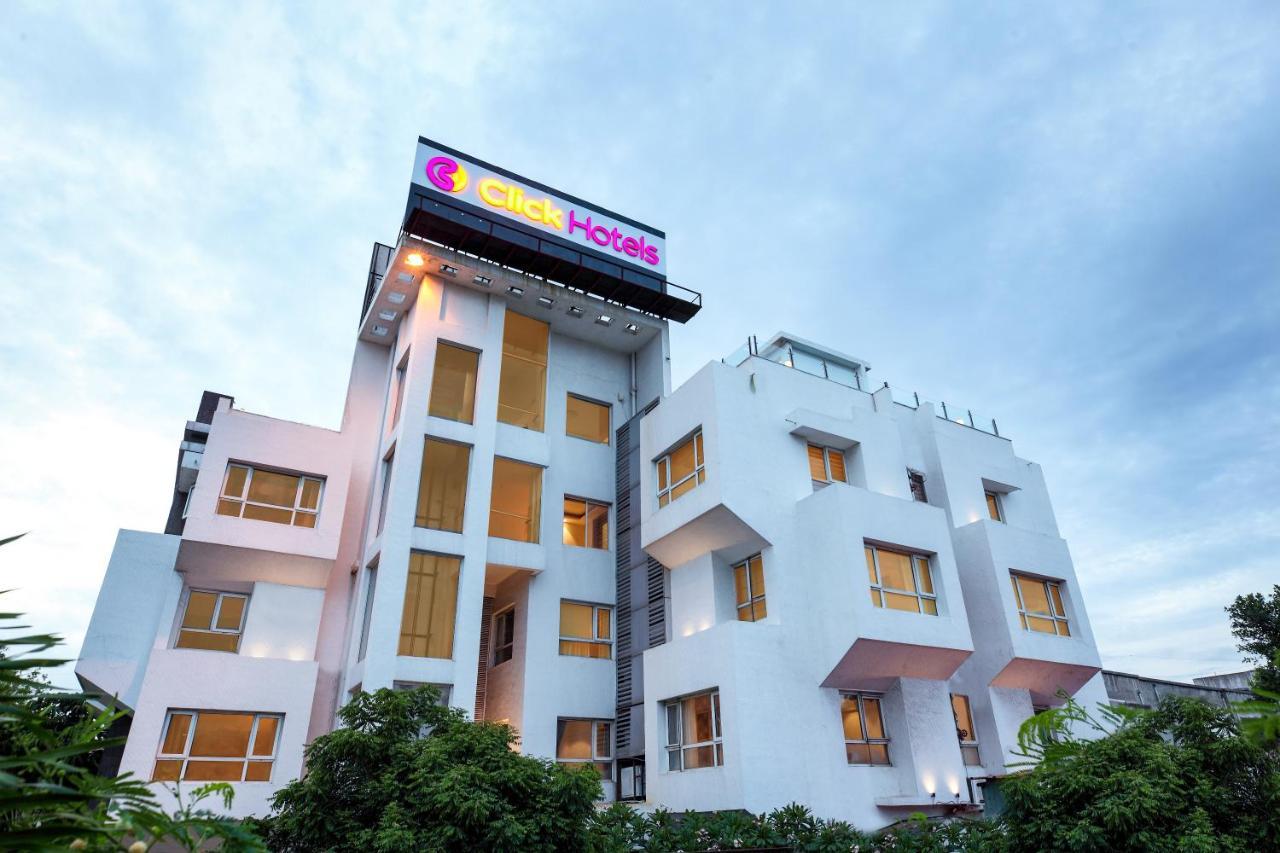 Click Hotel Nashik Esterno foto