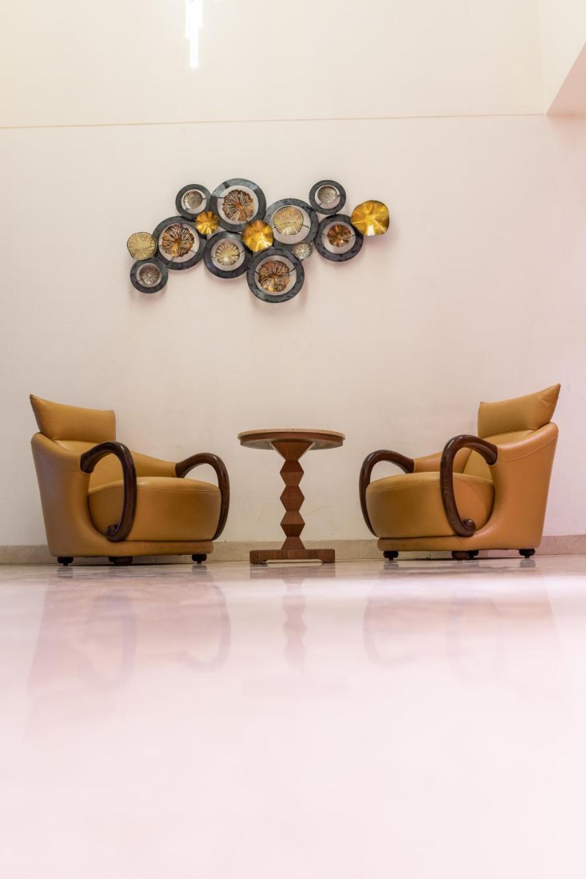 Click Hotel Nashik Esterno foto